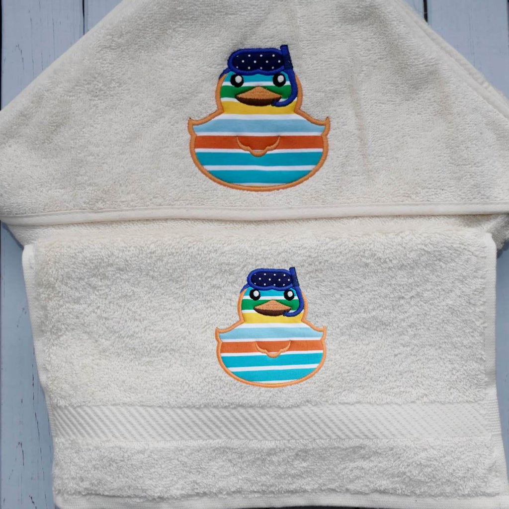 ....Duck & Snorkel Bath Set Hooded Baby Towel and Face Cloth..Set de bain - cape de bain et serviette débarbouillette personnalisable....