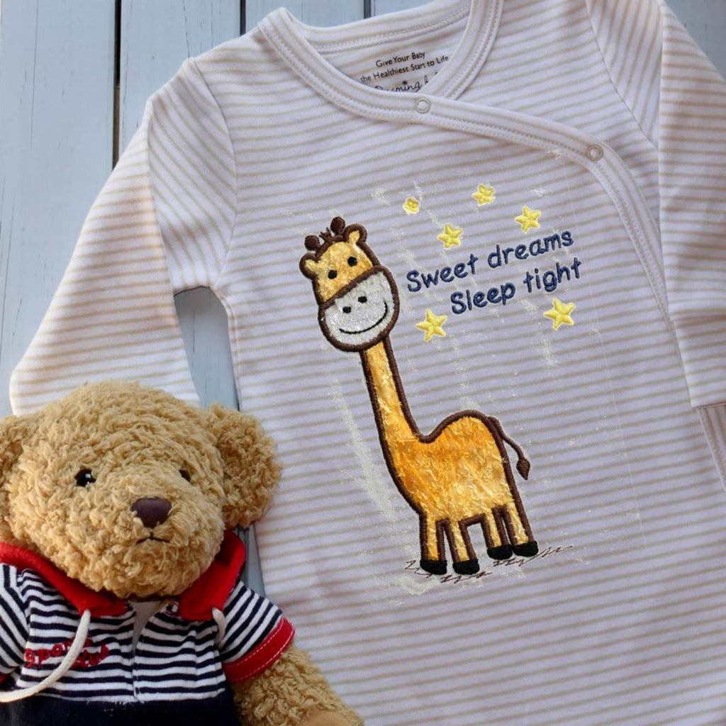 Organic sleepsuit with embroidered giraffe