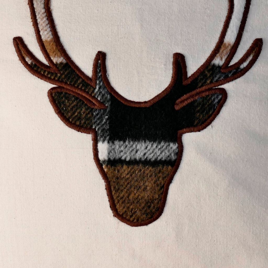 ....Rustic 'Stag's Head' Cushion Cover..Rustique Design Housse de Coussin - 'Tête de Cerf'....