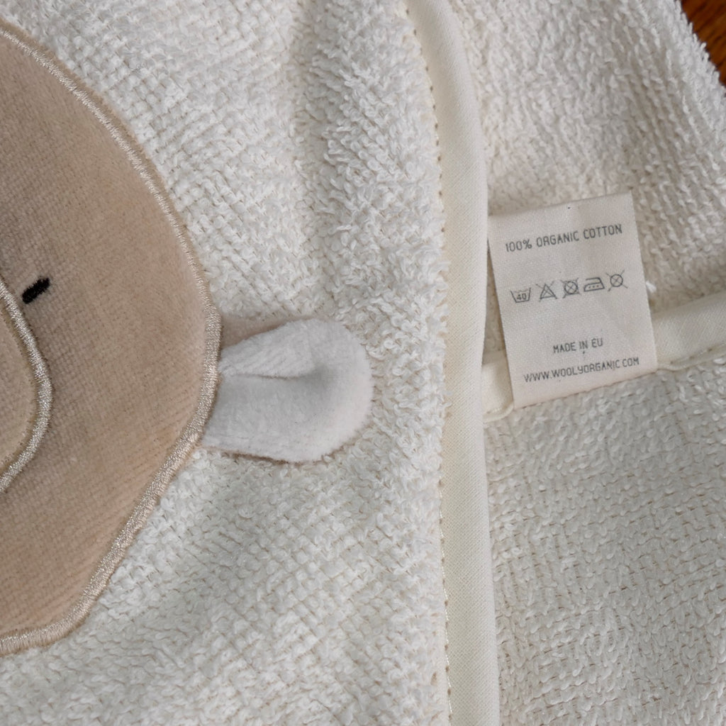 ....Sweet Baby's Bath Towel with Hood - Teddy..Douce cape de bain pour bébé avec capuche - Ours....